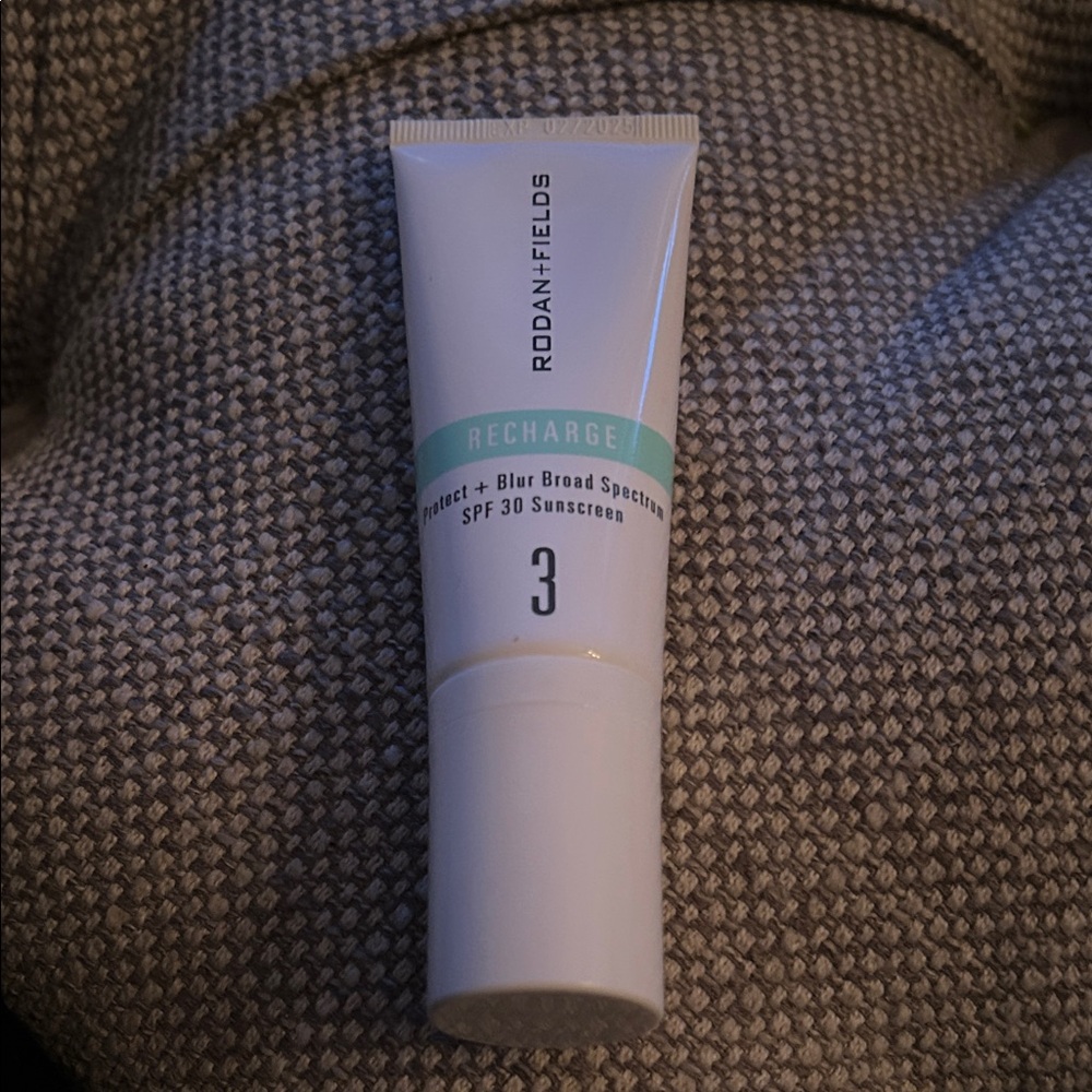 Rodan + Fields Recharge SPF 30 Sunscreen - White and Teal